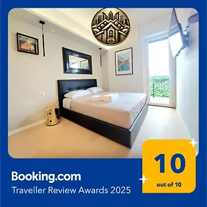 https://navigli-san-babila-new-studio-attico-balcone-aria.italymilanhotels.net