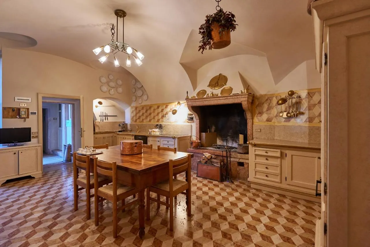 Torre Di Terzolan With Pool, Jacuzzi And Golf Putt Villa Verona Italia